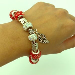 Charm Bracelet From Philippines Glows In the Dark!